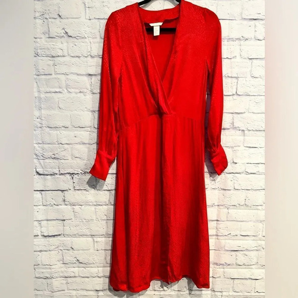 H&M Size 2‎ Red Satin Jacquard Faux Wrap Long Sleeve Midi Dress V Neck - Picture 2 of 9